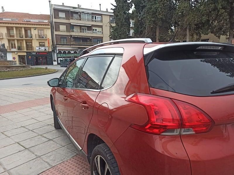 Usado Peugeot 2008 Allure 92 CV (67 kW) 2015 Naranja SUV