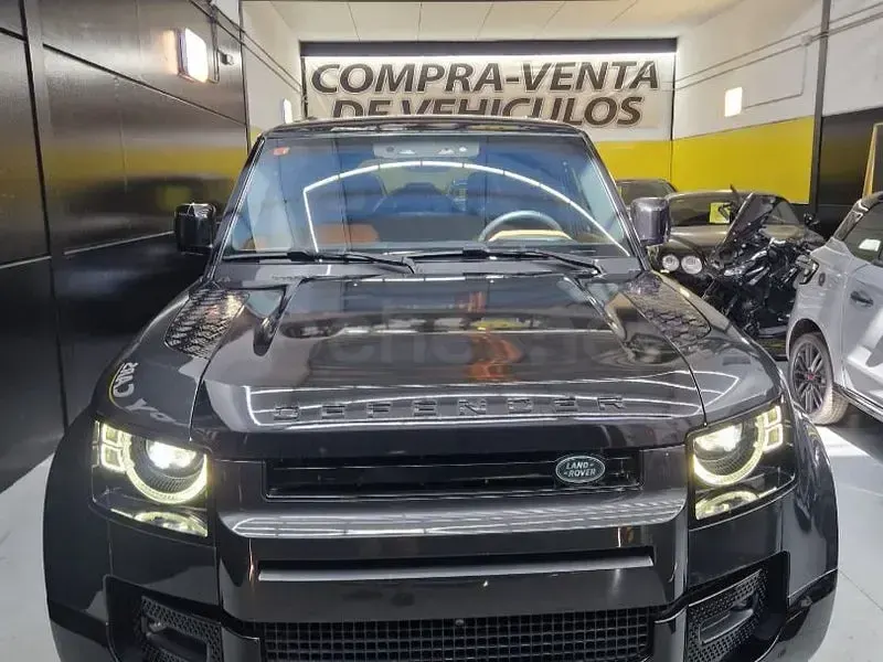 Usado Land Rover Defender SE 249 CV (183 kW) 2023 Negro SUV