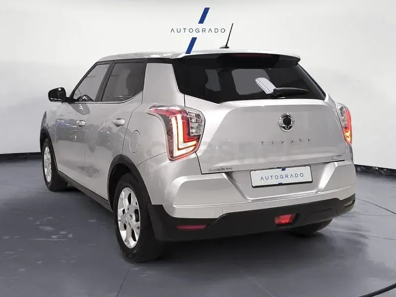 Usado SsangYong Tivoli Limited 163 CV (119 kW) 2021 Gris / plata SUV