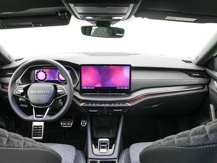 Usado Skoda Octavia SportLine 150 CV (110 kW) 2025 Blanco Familiar