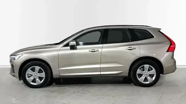 Käytetty Volvo XC60 Core 197 HP (144 kW) 2023 Otro Katumaasturi