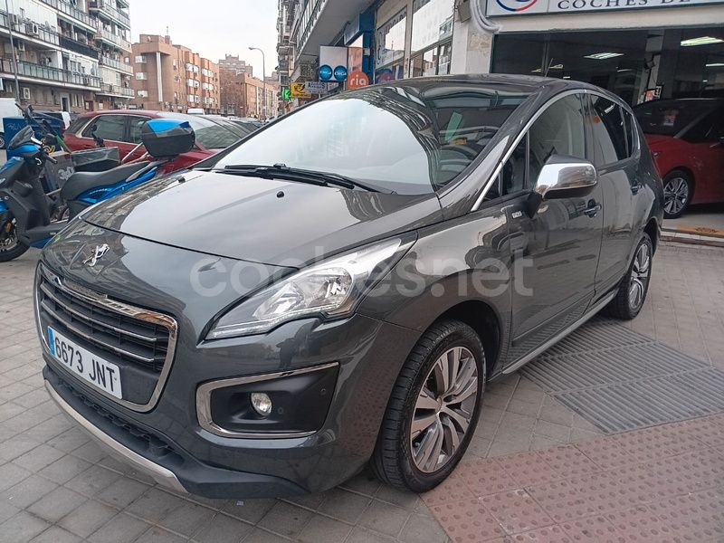 Usado Peugeot 3008 Style 120 CV (88 kW) 2016 Beige Berlina