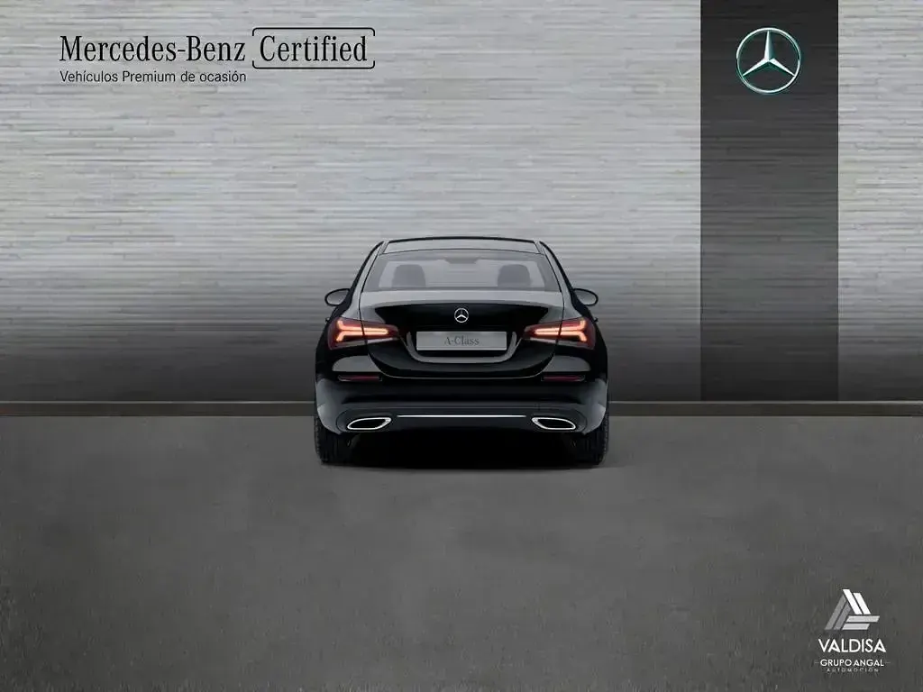 Usado Mercedes A180 136 CV (100 kW) 2022 Negro noche Berlina