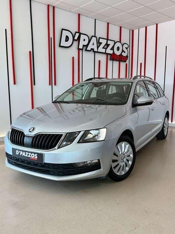 Gris Usado 2020 Skoda Octavia Style Familiar | 15.999 € (Un poco caro) - Imagen 1/4