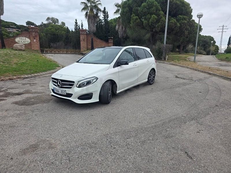 Usado Mercedes B180 109 CV (80 kW) 2015 Blanco Monovolumen