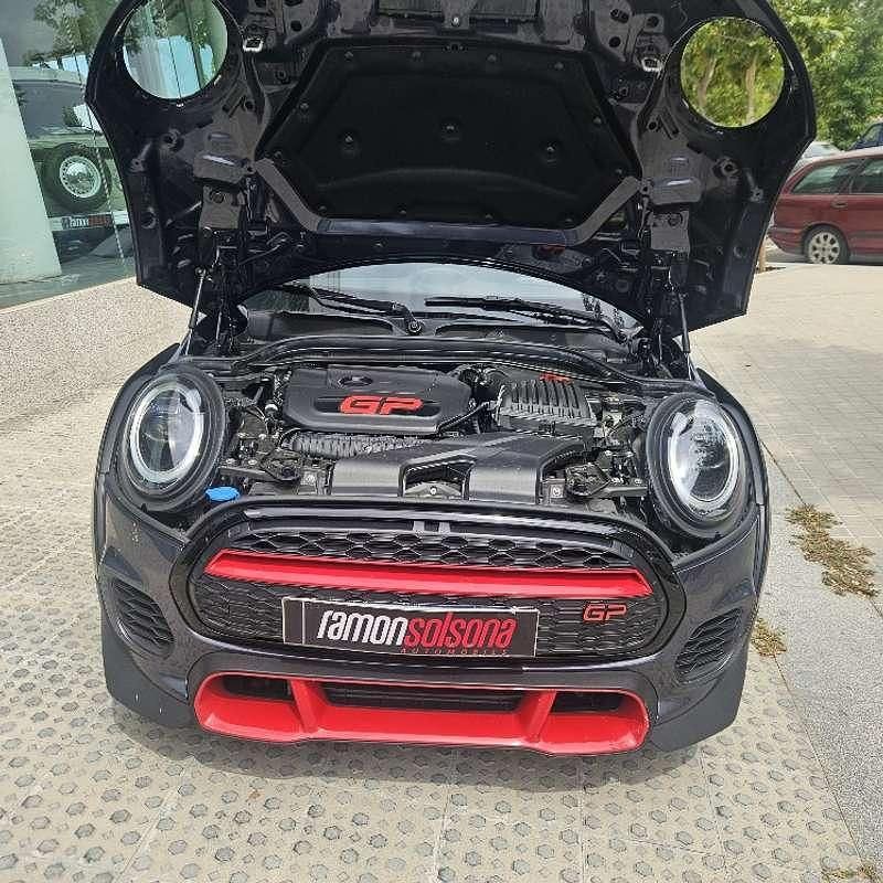 Usado Mini John Cooper Works 306 CV (225 kW) 2020 Gris Utilitario