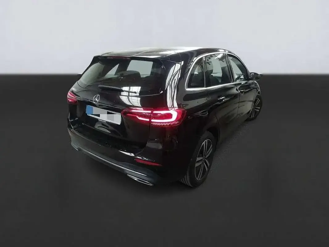 Usado Mercedes CLA180 116 CV (85 kW) 2022 Negro Coupe