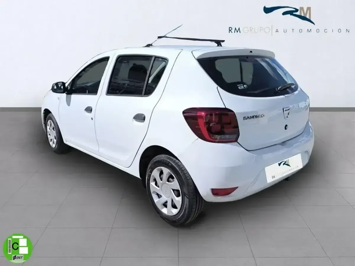 Usado Dacia Sandero Base 73 CV (53 kW) 2017 Blanco
