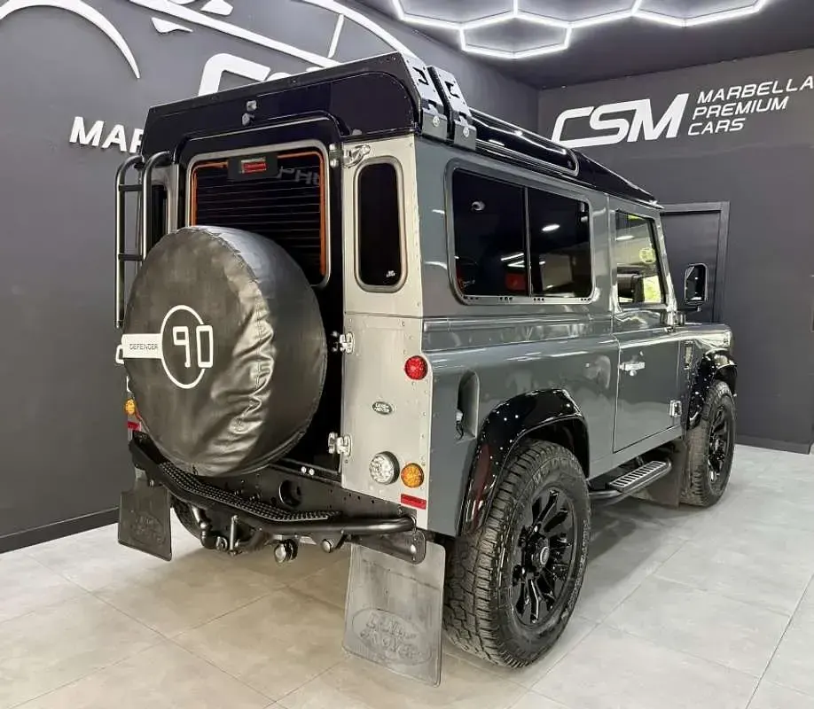 Usado Land Rover Defender 122 CV (89 kW) 2014 Gris Familiar