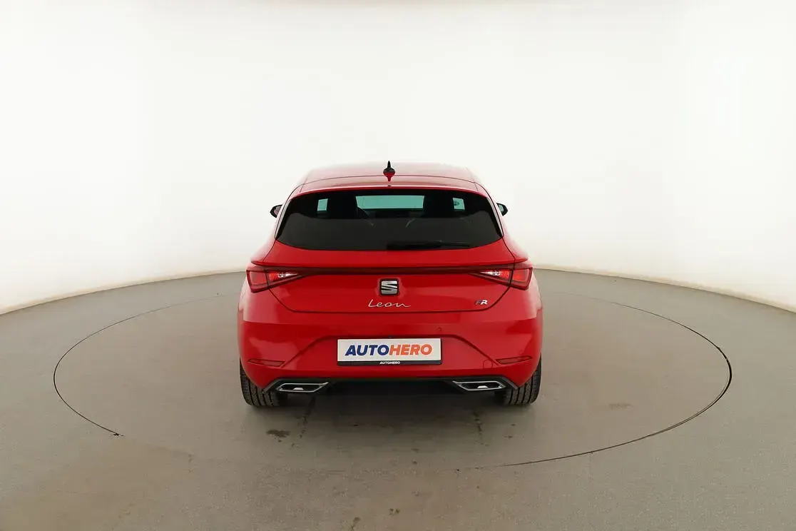 Usado Seat Leon FR 150 CV (110 kW) 2020 Rojo Berlina