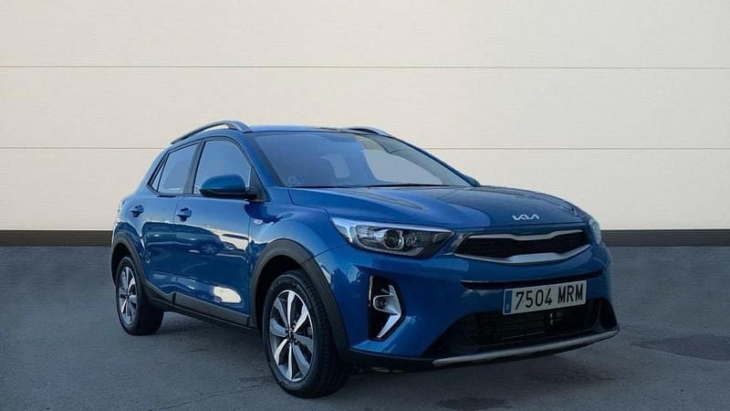 Azul Usado 2024 Kia Stonic SUV | 18.300 € (Precio justo) - Imagen 1/4