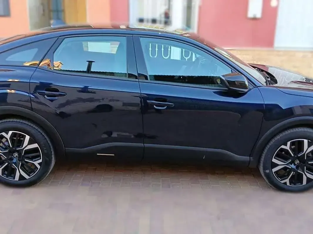 Usado Citroën C4 Business Class 136 CV (100 kW) 2025 Azul SUV