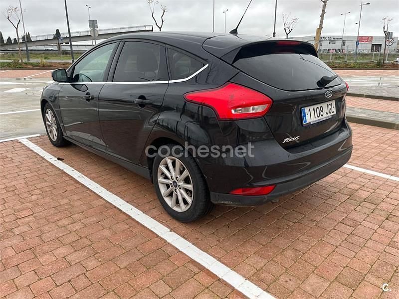 Usado Ford Focus Sport 120 CV (88 kW) 2015 Negro Berlina