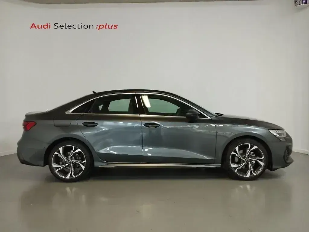 Usado Audi A3 S-Line 150 CV (110 kW) 2025 Gris Berlina