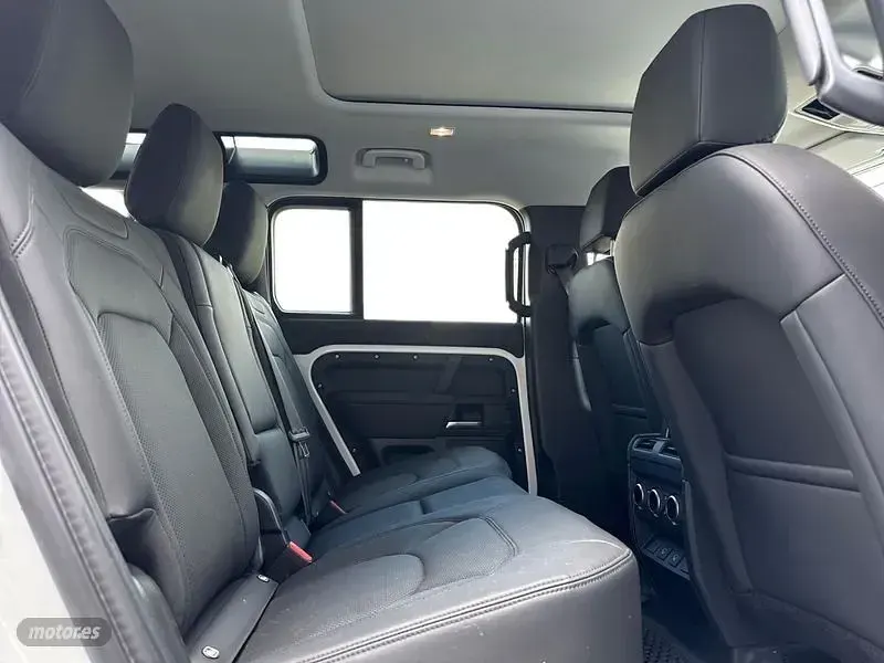 Usado Land Rover Defender 249 CV (183 kW) 2025 Blanco SUV