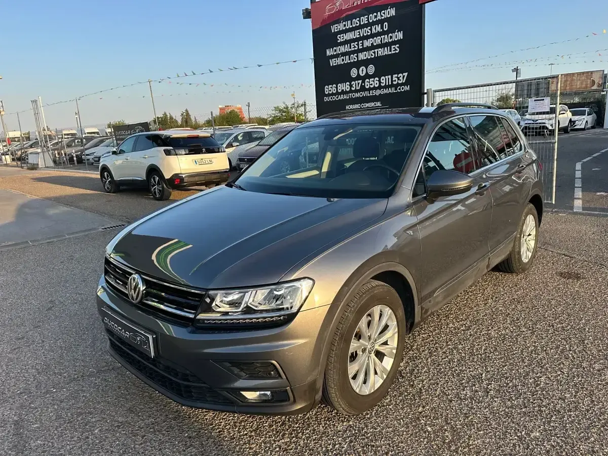 Usado VW Tiguan Life 150 HP (110 kW) 2021 Cinzento SUV