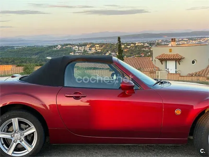Usado Mazda MX5 Active 126 CV (92 kW) 2009 Granate Descapotable