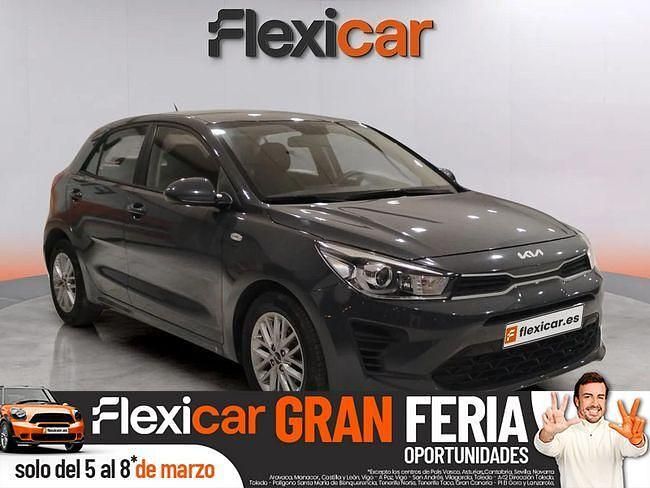 Usado Kia Rio 84 CV (61 kW) 2022 Gris Berlina