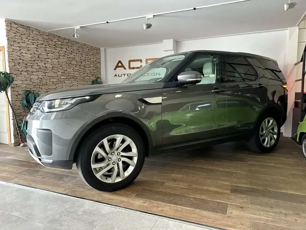 Usado Land Rover Discovery HSE Luxury 241 CV (177 kW) 2018 Gris SUV