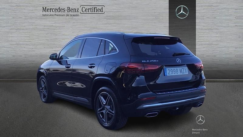Usado Mercedes GLA250 AMG line 218 CV (160 kW) 2025 Negro noche SUV