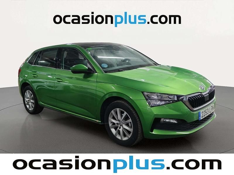 Usado Skoda Scala Ambition 95 CV (69 kW) 2020 Verde Utilitario