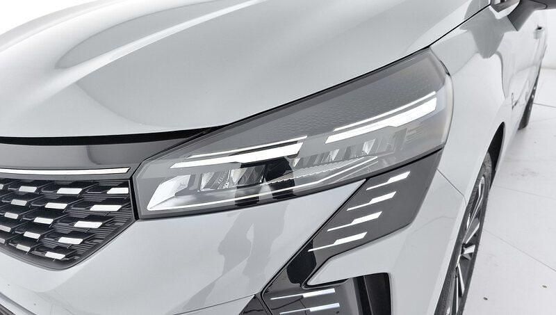 Usado Renault Clio V Techno 145 CV (106 kW) 2025 Gris Berlina