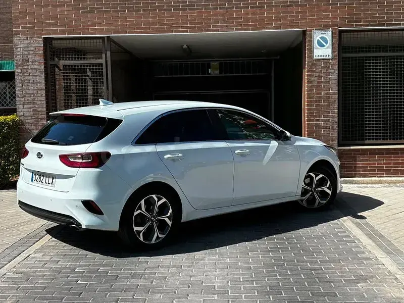 Usado Kia Ceed GT GT-Line 136 CV (100 kW) 2020 Blanco Berlina