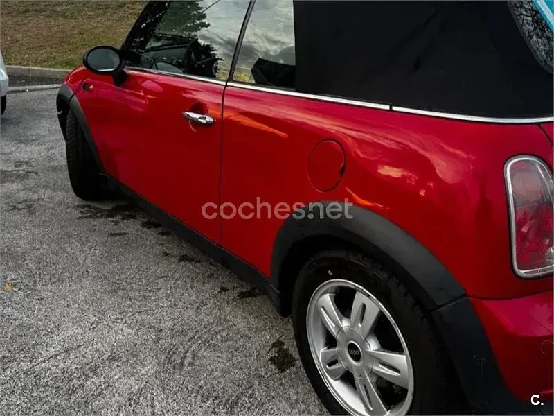 Usado Mini One Cabriolet 90 CV (66 kW) 2006 Rojo Descapotable