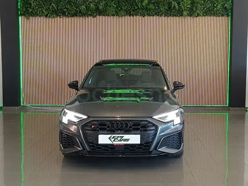 Usado Audi A3 Ambiente 310 CV (228 kW) 2021 Gris / plata Berlina