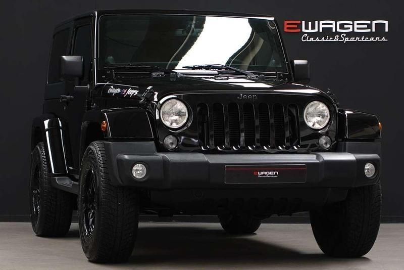 Negro Usado 2015 Jeep Wrangler Sahara SUV | 43.500 € (Caro) - Imagen 1/4