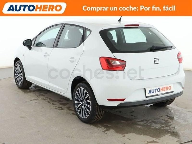 Usado Seat Ibiza CONNECT 90 CV (66 kW) 2015 Blanco Berlina