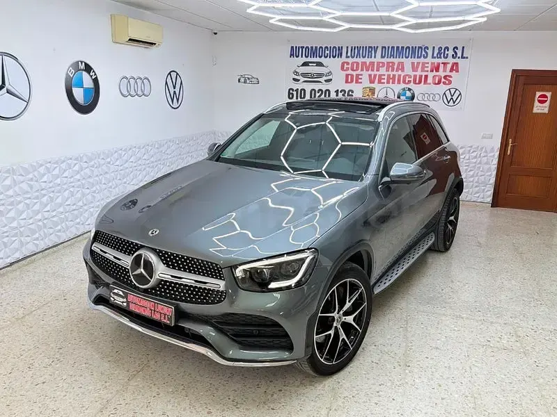 Usado Mercedes GLC300e 306 CV (225 kW) 2021 Gris / plata SUV