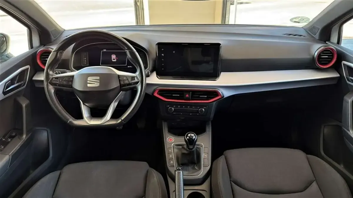 Usado Seat Ibiza FR 110 CV (80 kW) 2022 Blanco Utilitario