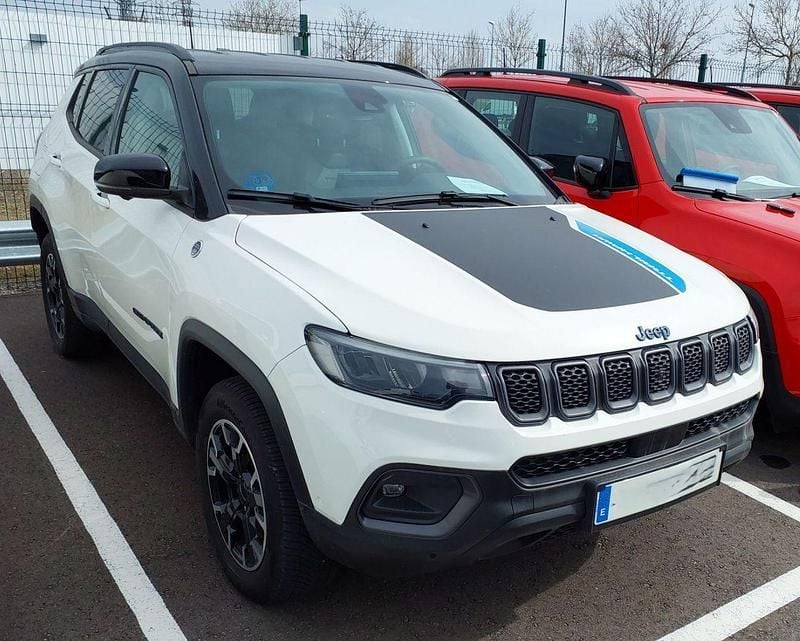 Blanco Usado 2022 Jeep Compass Trailhawk SUV | 30.990 € - Imagen 1/4