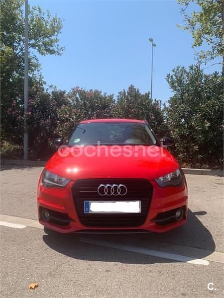 Rojo Usado 2015 Audi A1 Attraction Utilitario | 11.000 € (Precio justo) - Imagen 1/4