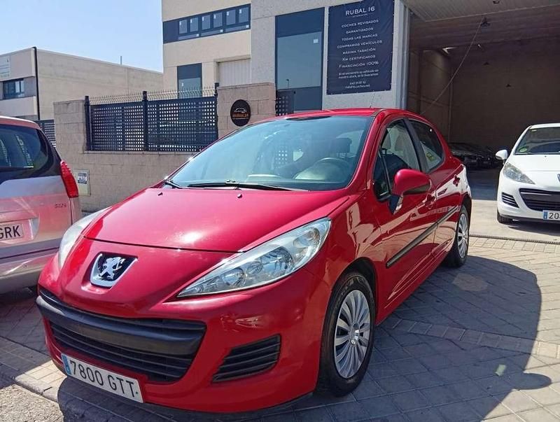 Usado Peugeot 207 95 CV (69 kW) 2010 Rojo Utilitario
