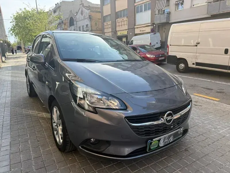 Usado Opel Corsa Selective 90 CV (66 kW) 2016 Gris / plata Utilitario
