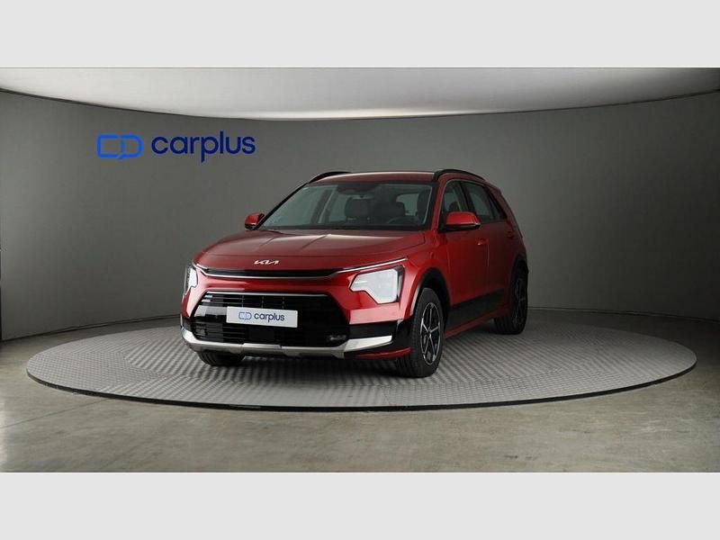 Runway red (metalizado) Usado 2024 Kia Niro SUV | 25.990 € (Caro) - Imagen 1/4