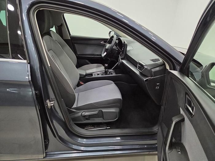 Usado Seat Leon Style 116 CV (85 kW) 2025 Gris Berlina