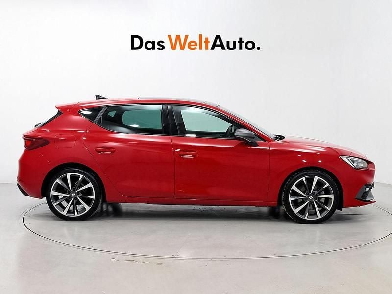 Usado Seat Leon FR 150 CV (110 kW) 2020 Rojo Berlina