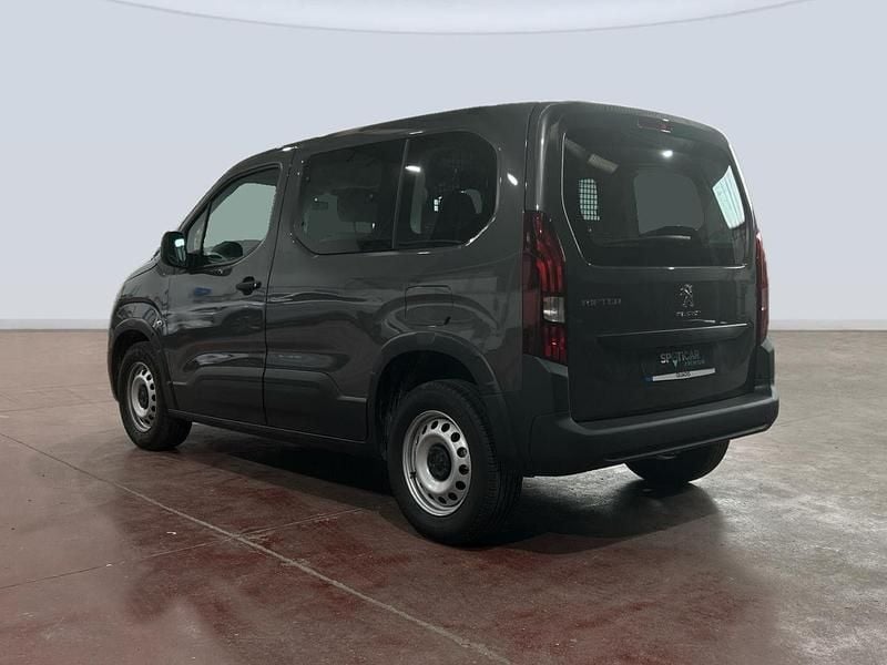 Usado Peugeot Rifter Business-Line 100 CV (73 kW) 2024 Gris Monovolumen