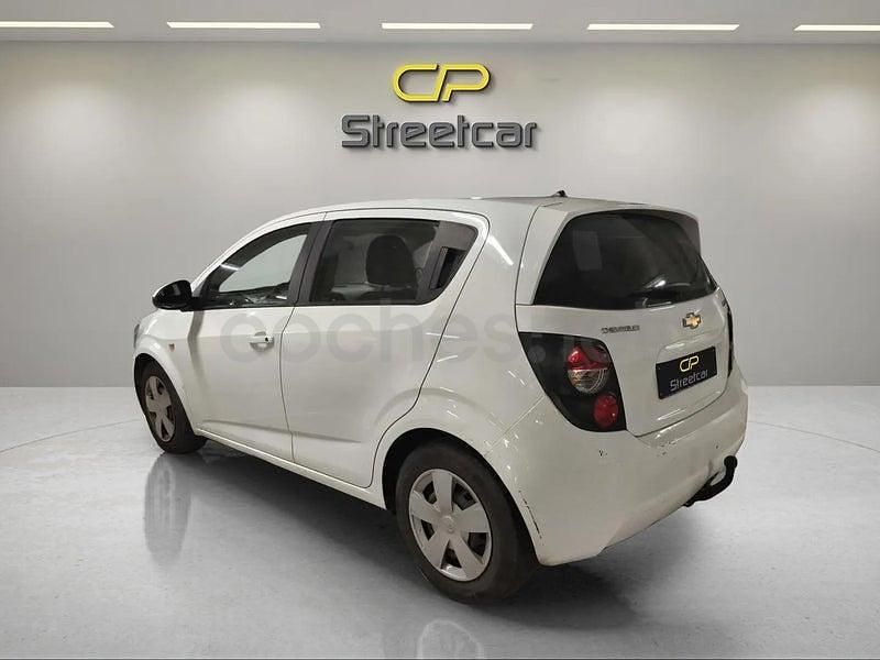 Usado Chevrolet Aveo LT 86 CV (63 kW) 2012 Blanco Berlina