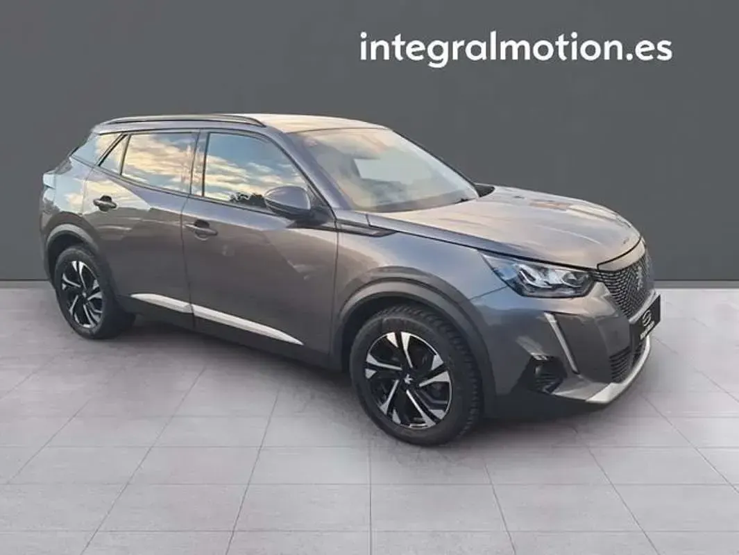 Usado Peugeot 2008 Allure 110 CV (80 kW) 2021 Gris SUV
