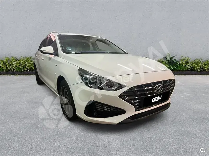 Usado Hyundai i30 120 CV (88 kW) 2023 Blanco Familiar