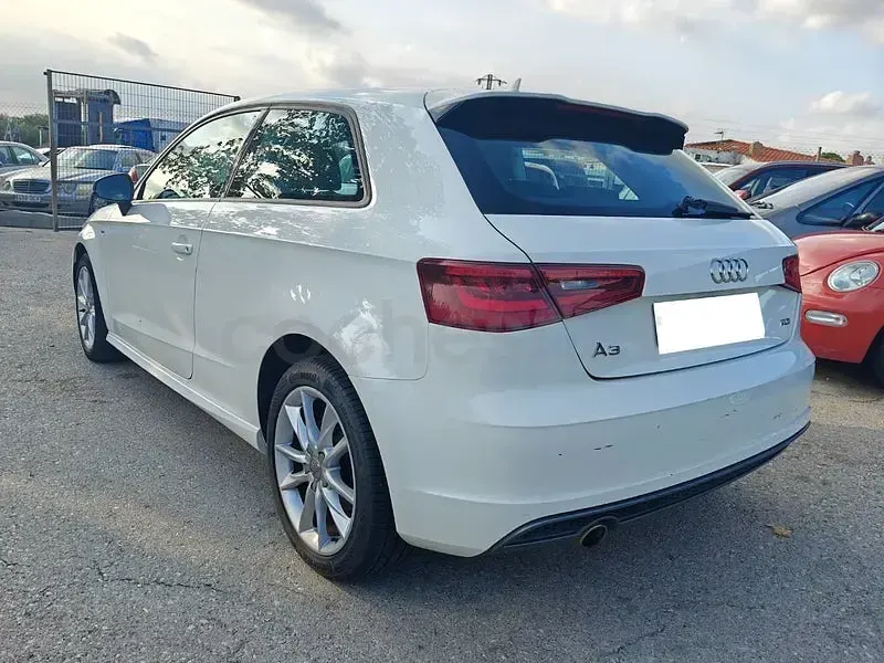 Usado Audi A3 110 CV (80 kW) 2014 Blanco Berlina