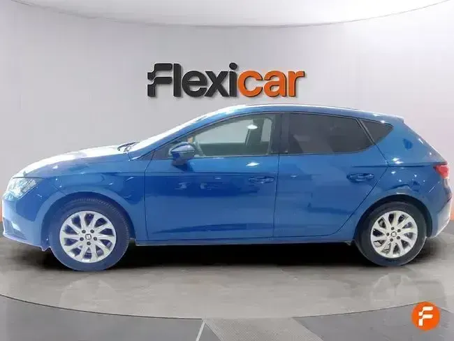 Usado Seat Leon Reference 105 CV (77 kW) 2015 Azul Berlina