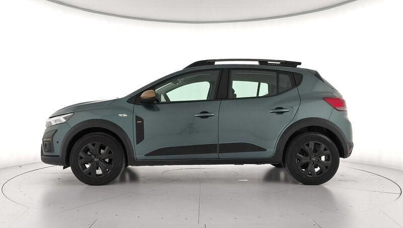 Usado Dacia Sandero Extreme 100 CV (73 kW) 2025 Verde Berlina