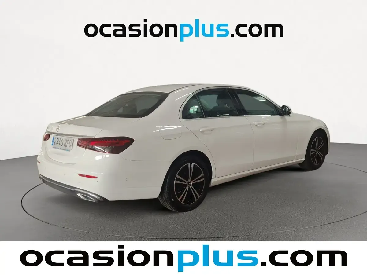 Usado Mercedes E220 200 CV (147 kW) 2023 Blanco Berlina