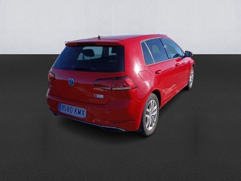 Usado VW Golf VII Advance 150 CV (110 kW) 2018 Rojo