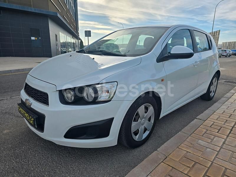 Usado Chevrolet Aveo LT 86 CV (63 kW) 2013 Blanco Berlina